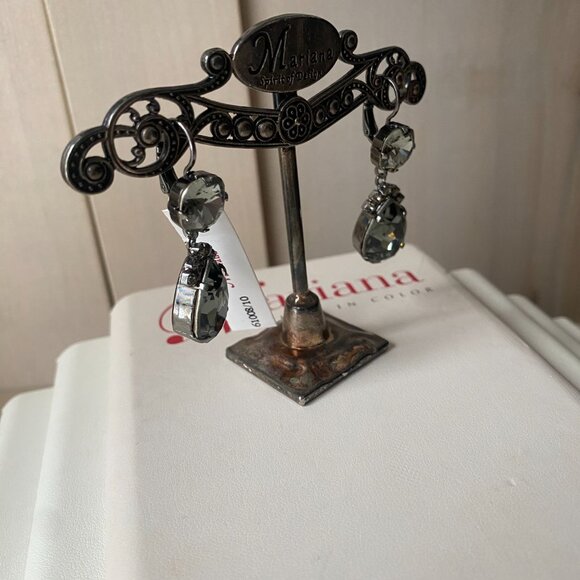 NWT Mariana Swarovski Crystal Smokey Gray Teardrop faceted drama Dangle Earrings - Picture 5 of 12